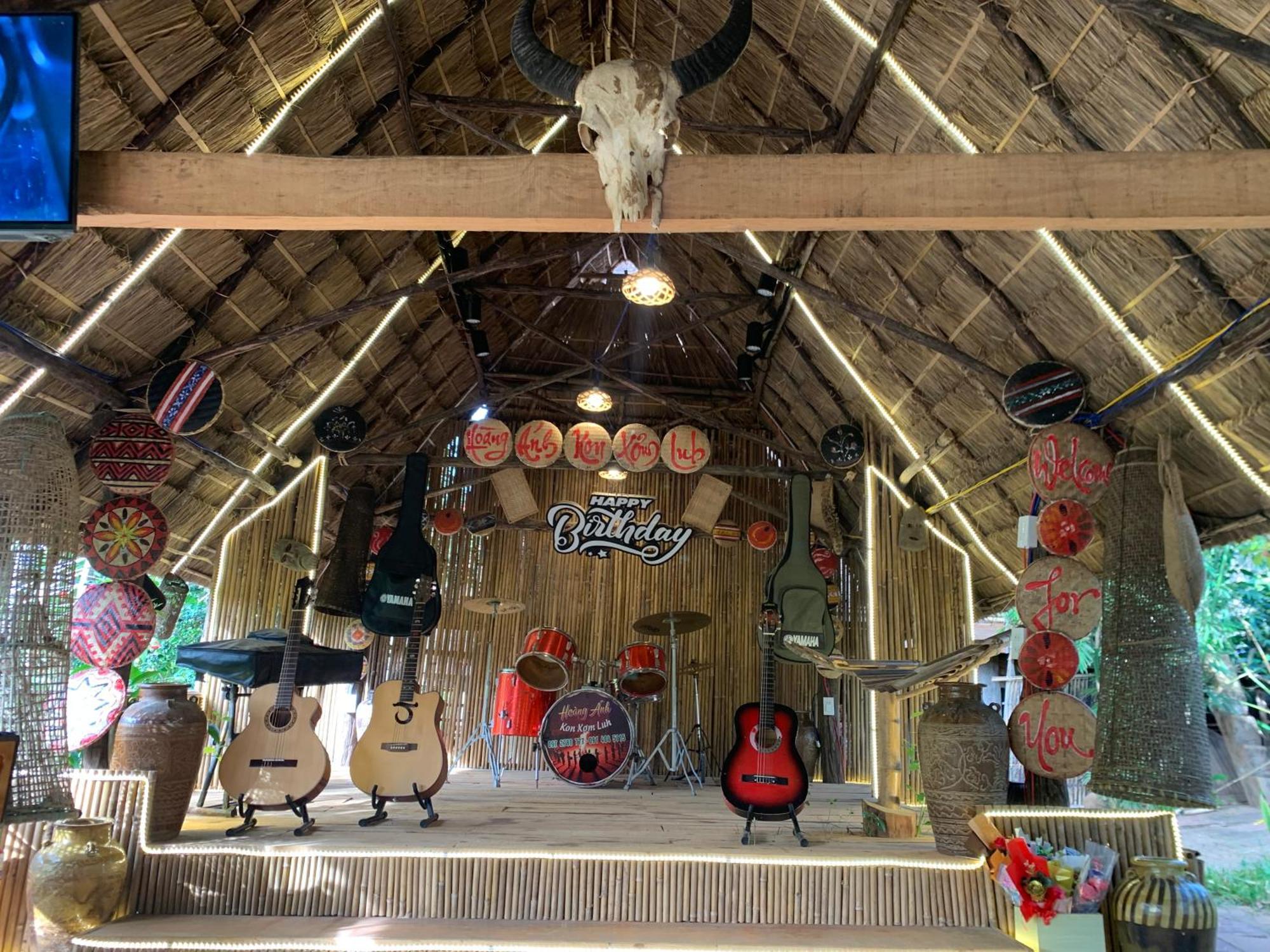 Khu Du Lich Sinh Thai, Nghi Duong Homestay Hoang Anh - Kon Xom Luh 崑嵩市 外观 照片